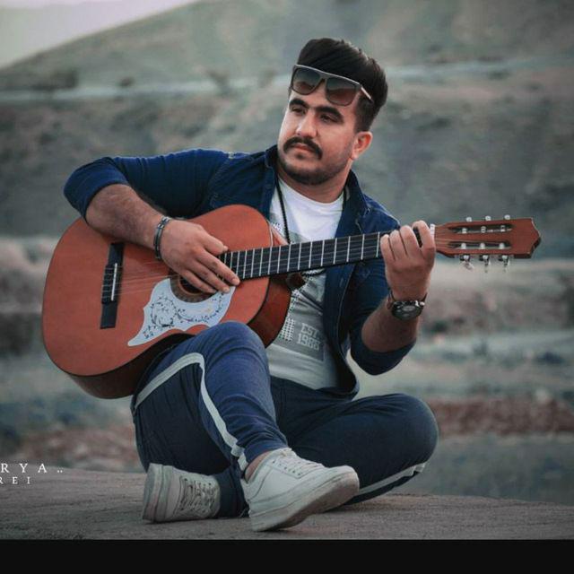 داریوش آقازاده بی لیاقت